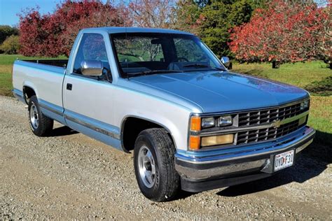 1989 Chevrolet Chevrolet truck photo