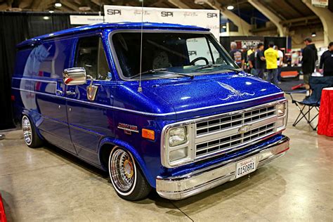 1989 Chevrolet Chevy van photo