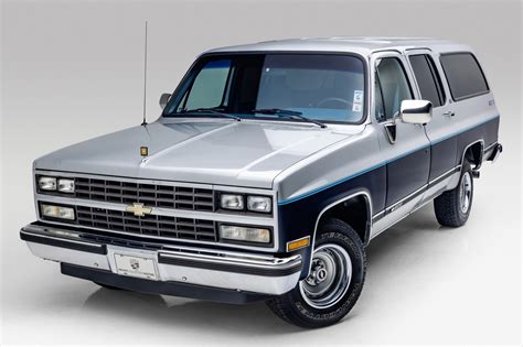 1989 Chevrolet Suburban photo