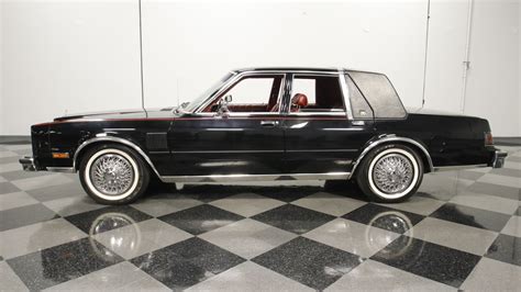 1989 Chrysler Fifth avenue photo