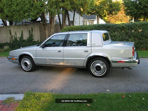 1989 Chrysler Landau salon photo