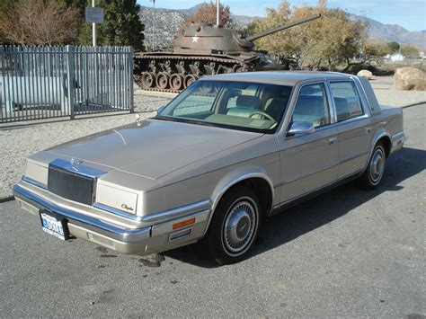 1989 Chrysler Landau salon photo