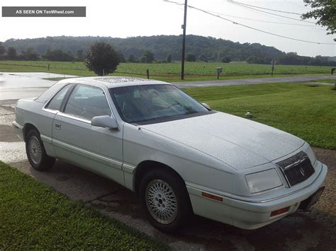 1989 Chrysler Lebaron photo