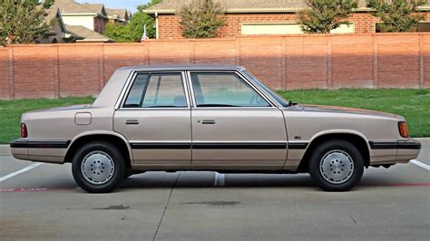 1989 Dodge Aries photo