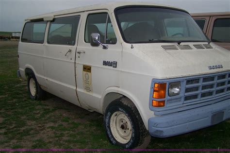 1989 Dodge B250 engine