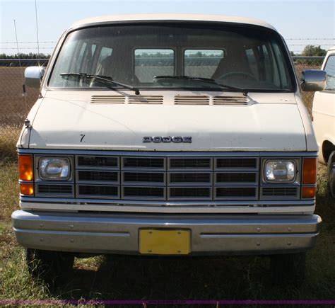 1989 Dodge B350 photo