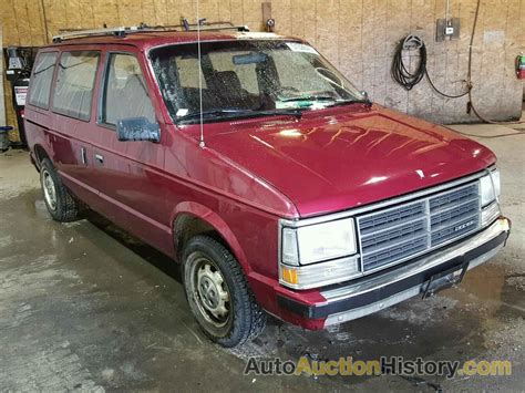 1989 Dodge Caravan photo