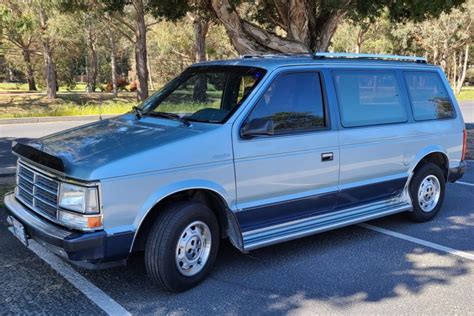 1989 Dodge Caravan