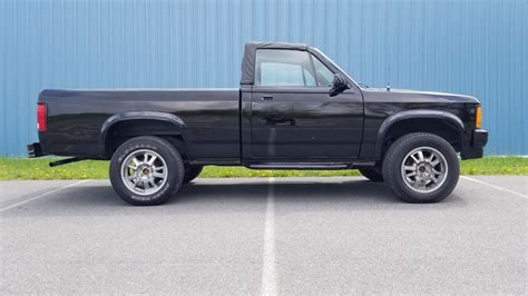 1989 Dodge Dakota photo