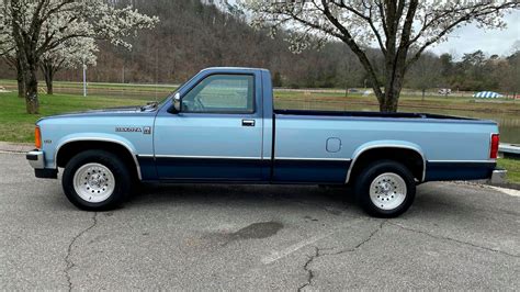 1989 Dodge Dakota photo