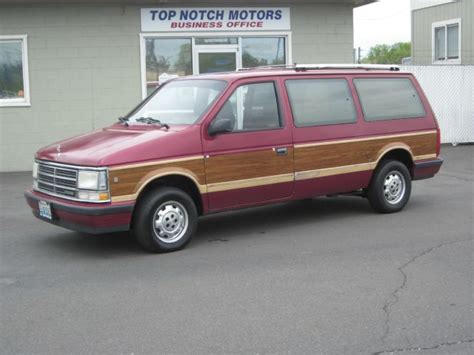 1989 Dodge Grand caravan photo