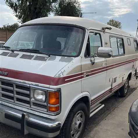 1989 Dodge Van engine