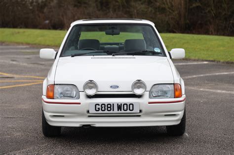 1989 Ford Escort photo