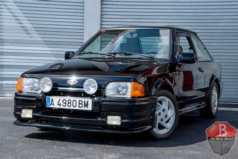 1989 Ford Escort photo