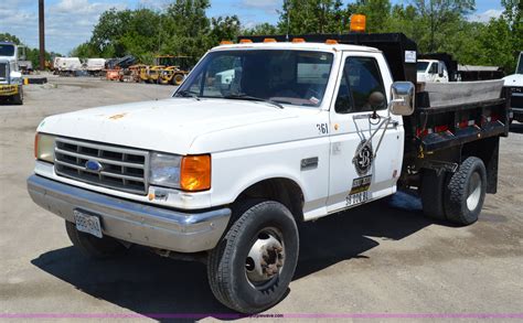 1989 Ford F super duty engine