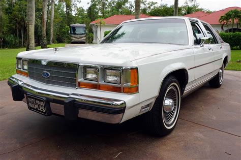 1989 Ford Ltd photo