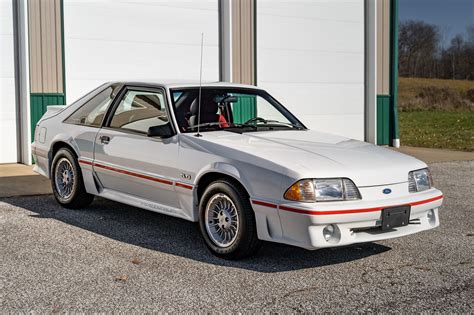 1989 Ford Mustang photo