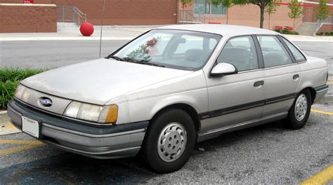 1989 Ford Taurus photo