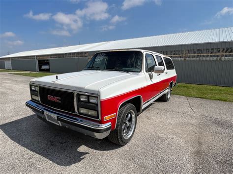 1989 Gmc Suburban photo