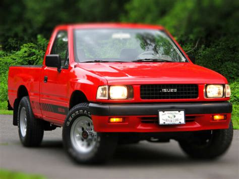 1989 Isuzu Pickup truck photo