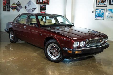 1989 Jaguar Vanden plas photo