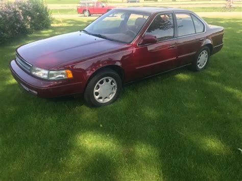 1989 Nissan Maxima photo