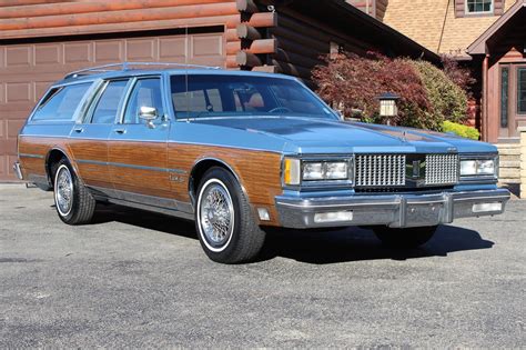 1989 Oldsmobile Custom cruiser engine