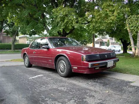 1989 Oldsmobile Toronado photo