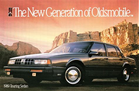 1989 Oldsmobile Touring sedan photo