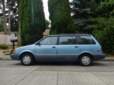 1989 Plymouth Colt vista photo