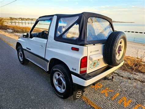 1989 Suzuki Sidekick photo