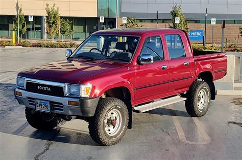 1989 Toyota 4x4 photo