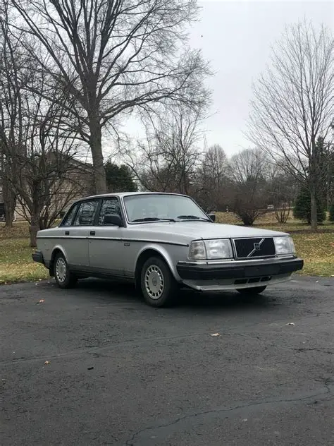 1989 Volvo 244 dl photo