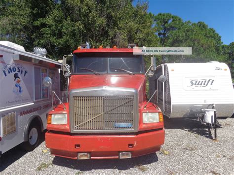 1989 Volvo Volvo white