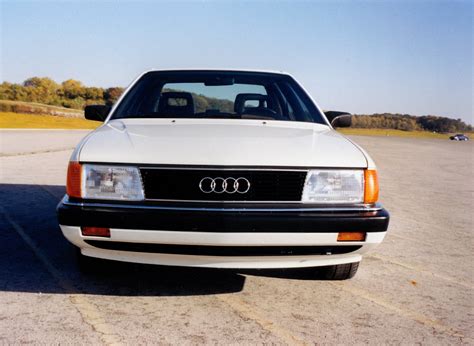 1990 Audi 100 photo