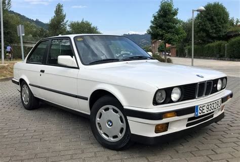 1990 Bmw 318 photo