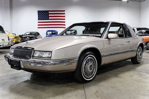 1990 Buick Riviera photo