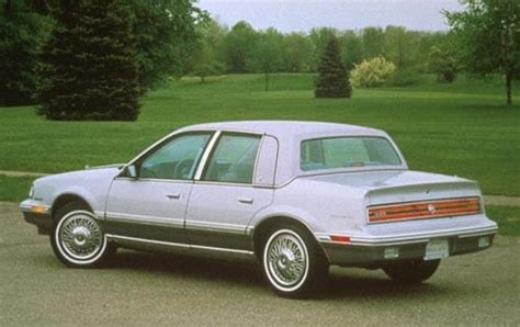 1990 Buick Skylark photo