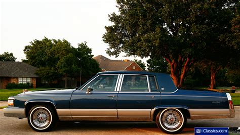 1990 Cadillac Brougham photo