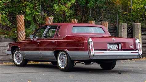 1990 Cadillac Fleetwood brougham photo