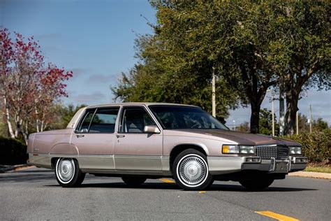 1990 Cadillac Fleetwood engine