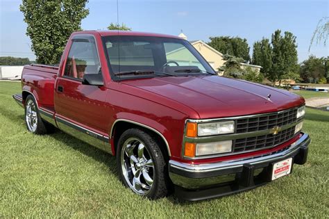 1990 Chevrolet Chevrolet truck photo