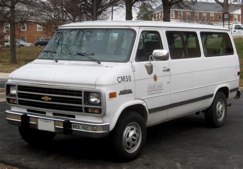 1990 Chevrolet Chevy van photo