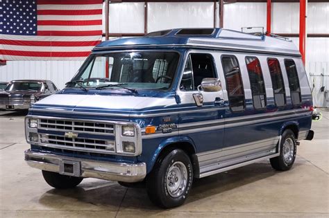 1990 Chevrolet Chevy van photo