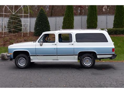 1990 Chevrolet Suburban photo