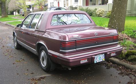 1990 Chrysler Landau salon photo