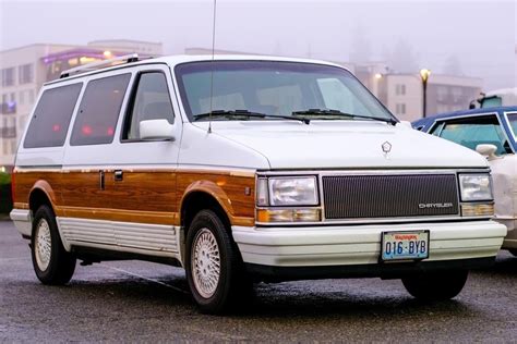 1990 Chrysler Town and country engine