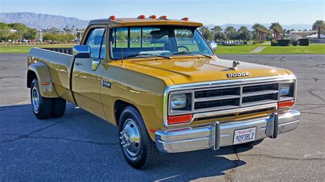 1990 Dodge D350 engine