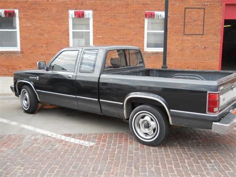 1990 Dodge Dakota photo