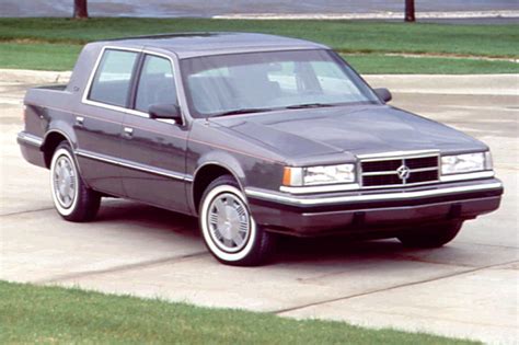 1990 Dodge Dynasty photo